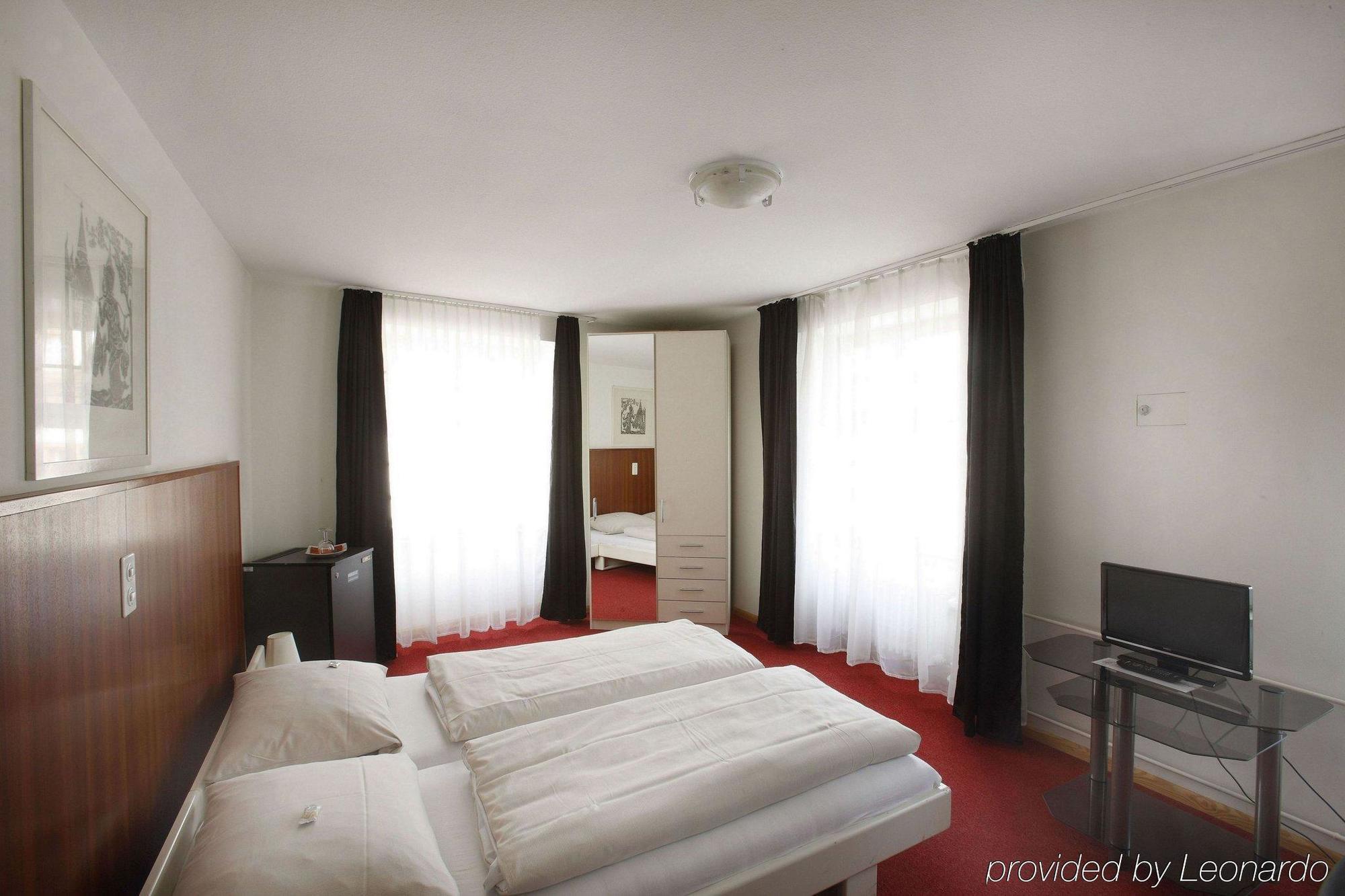 Spalenbrunnen Hotel & Restaurant Basel City Center Kültér fotó